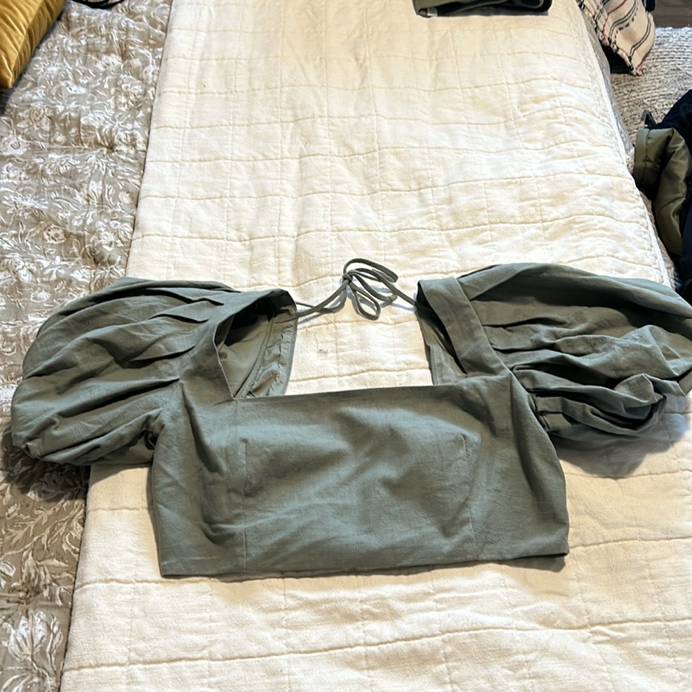 Linen puff crop
